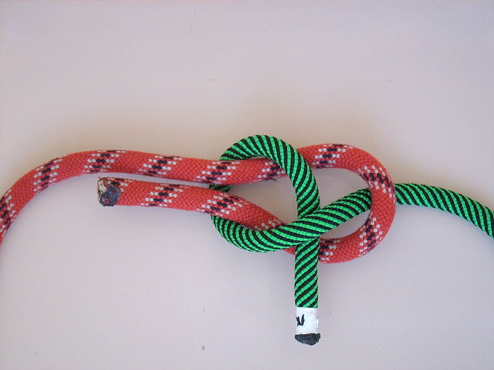 Diagram of how a sheet bend is tied